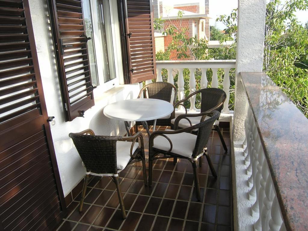 Apartment Krajacic Krk Town Exteriör bild